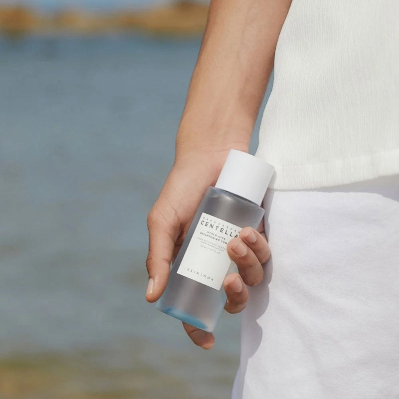 Madagascar Centella Hyalu-Cica Brightening Toner 210ml - SKIN1004